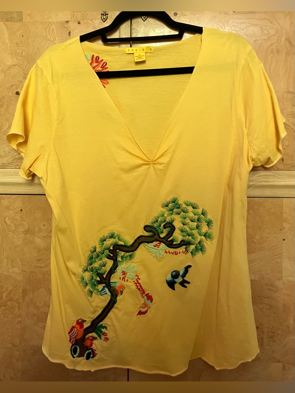 Roxie B Tee Shirt Asian Embroidered Size XL Vibrant Yellow